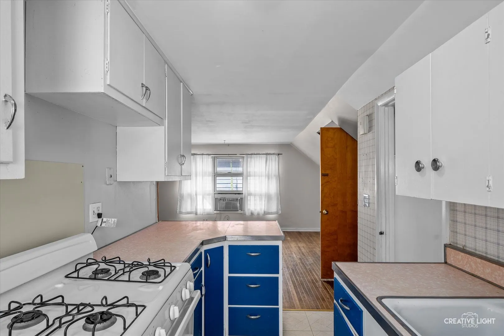 208 Ingleside Avenue IL