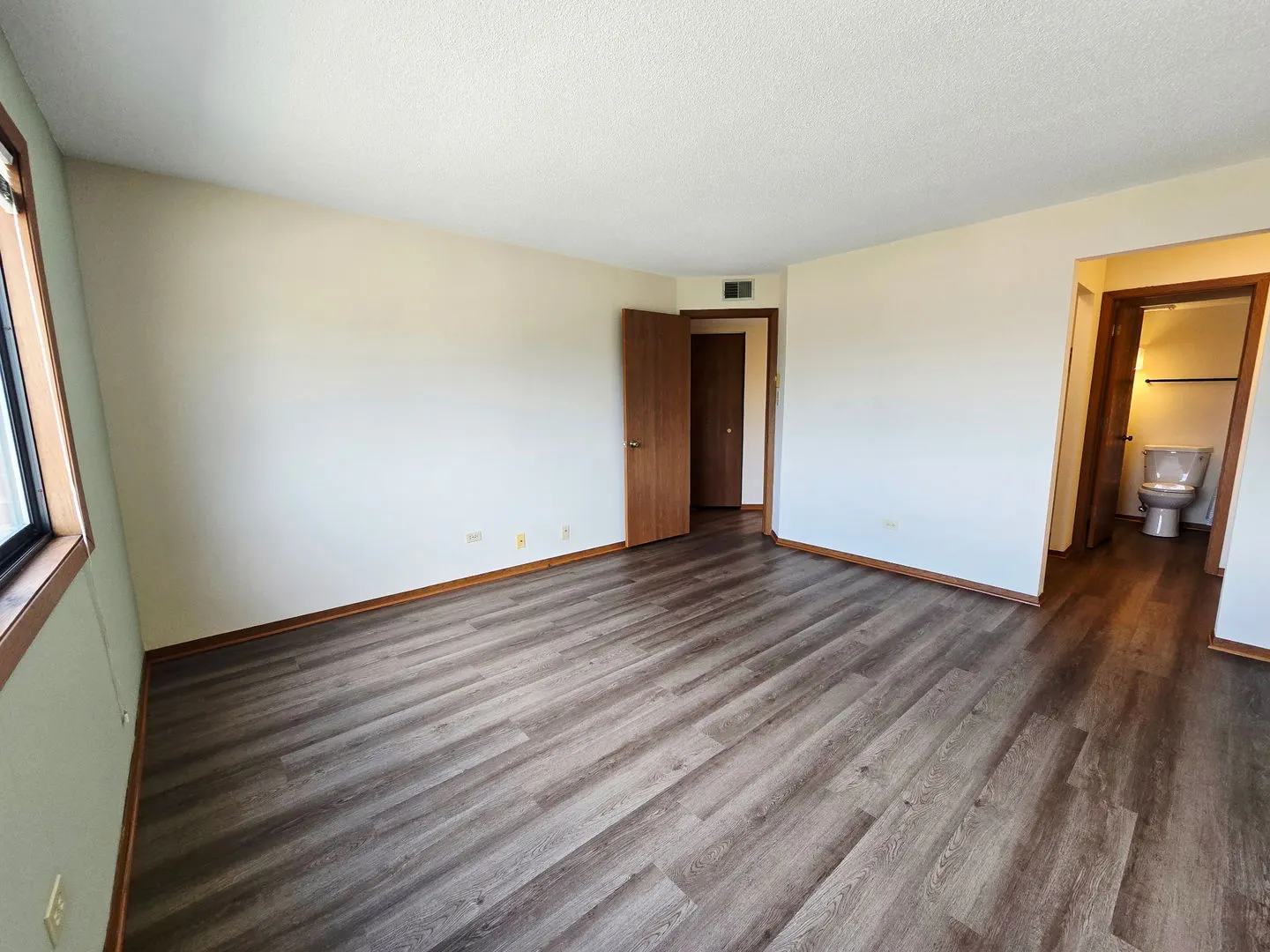 6421 Pershing Road 305 IL