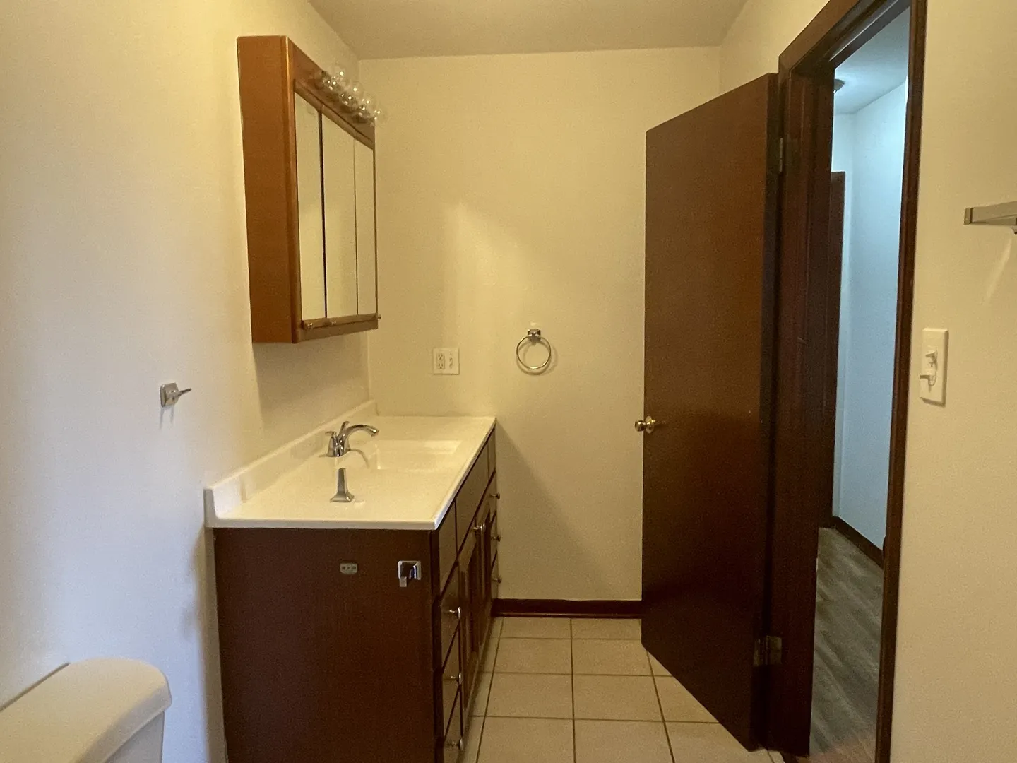 307 S Walnut Street IL