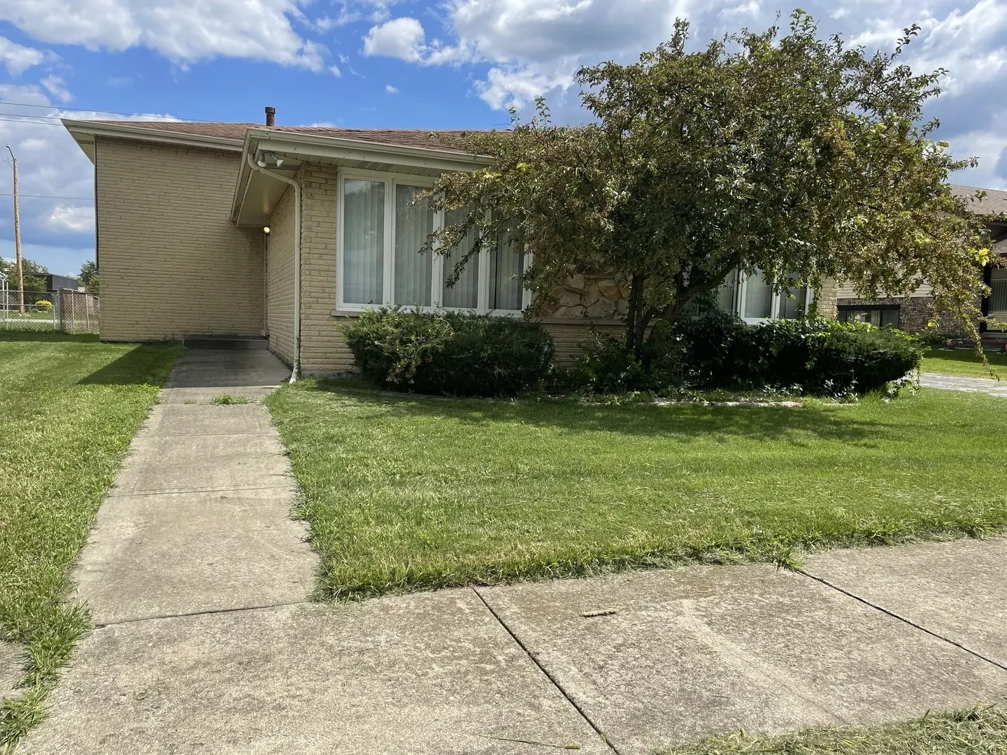 307 S Walnut Street IL