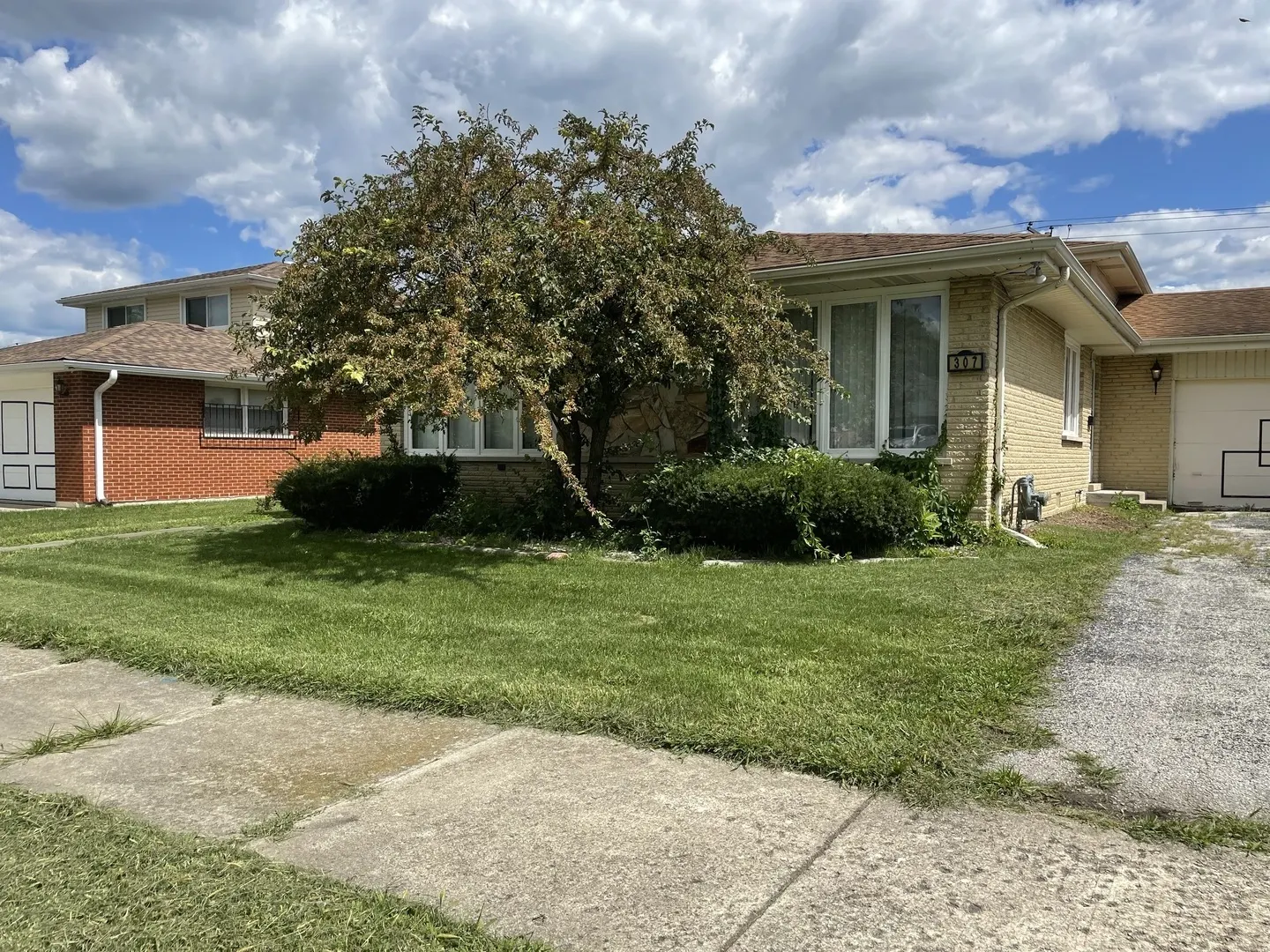 307 S Walnut Street IL