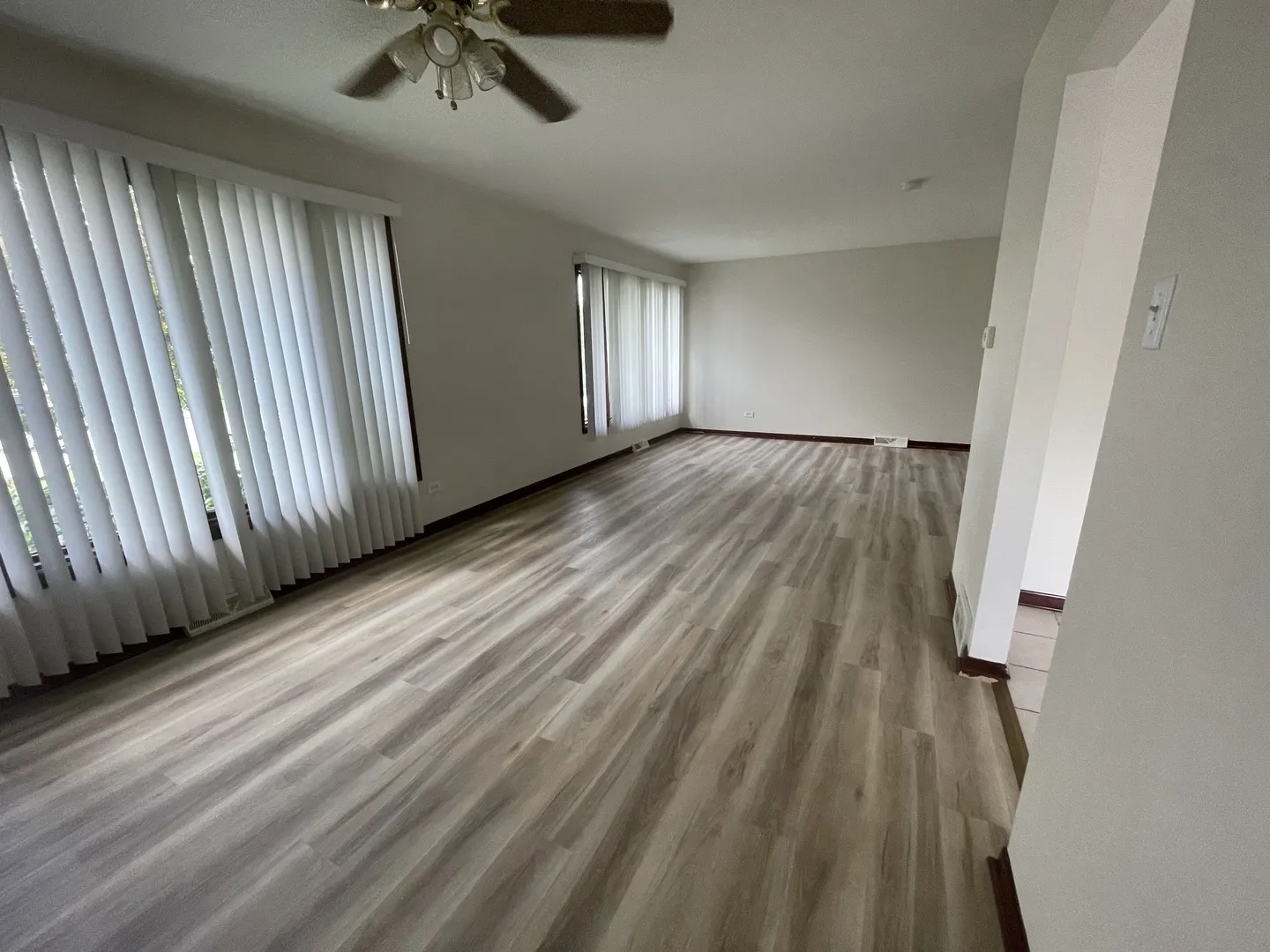 307 S Walnut Street IL