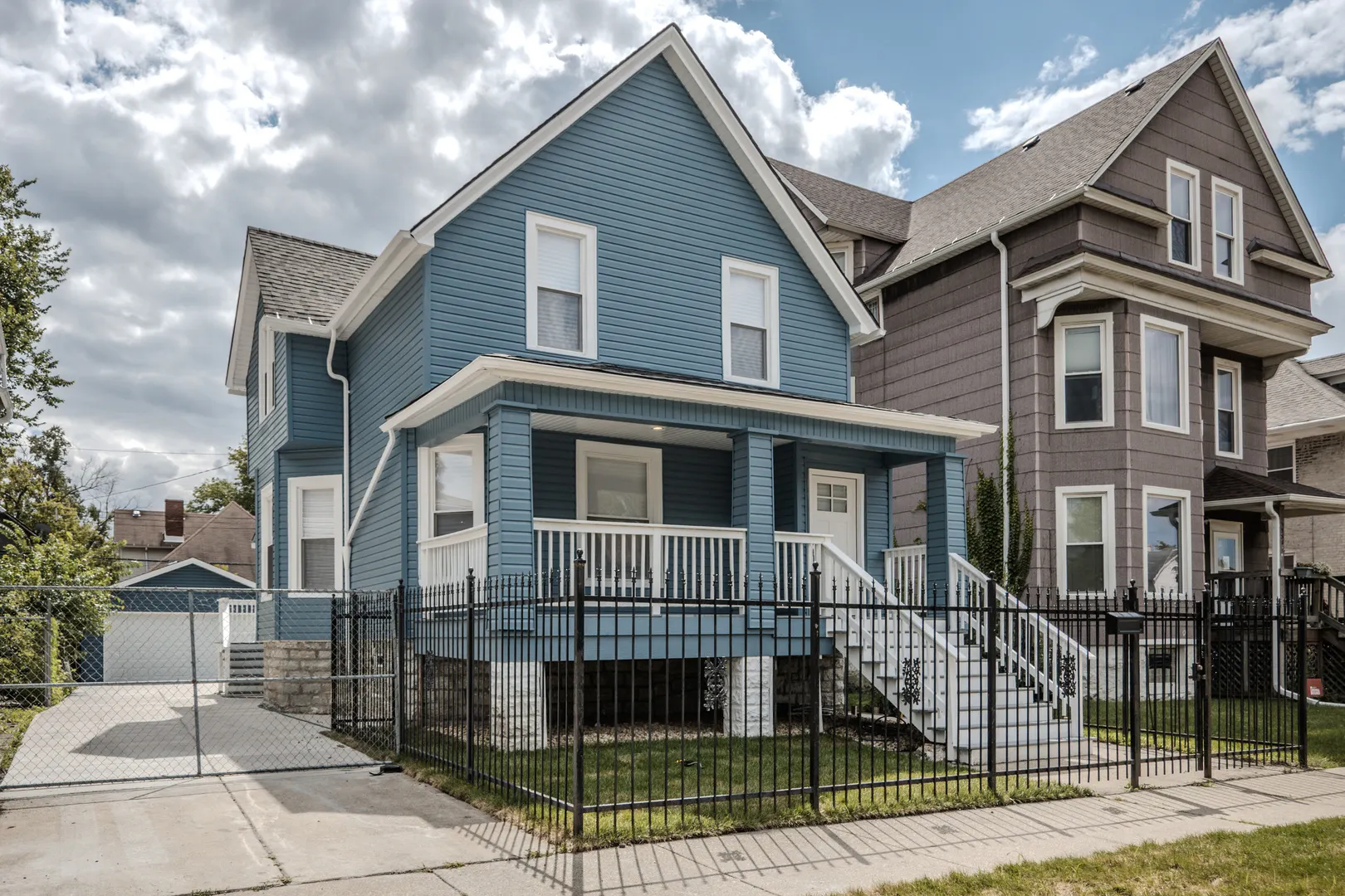 5729 W Erie Street IL