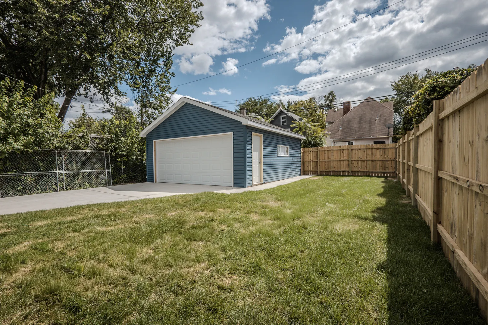 5729 W Erie Street IL