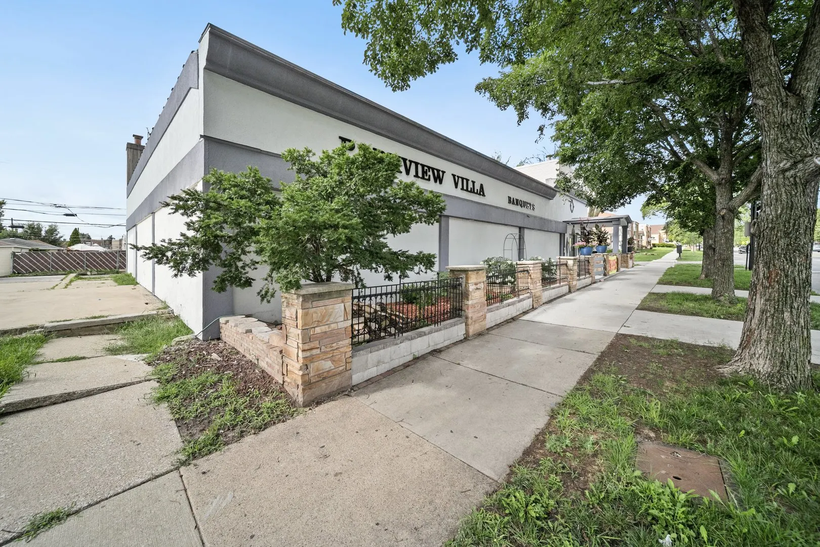 6155 W FULLERTON Avenue IL