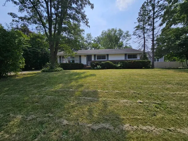 1004 Jenkisson Avenue IL