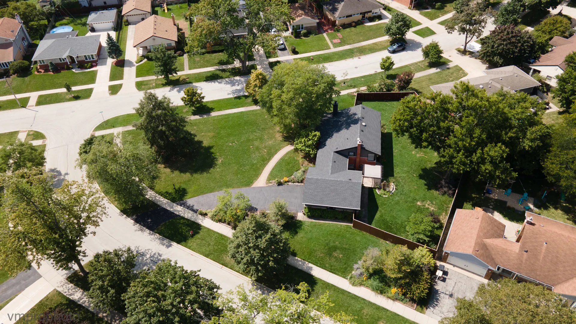 1418 W Saint James Place IL