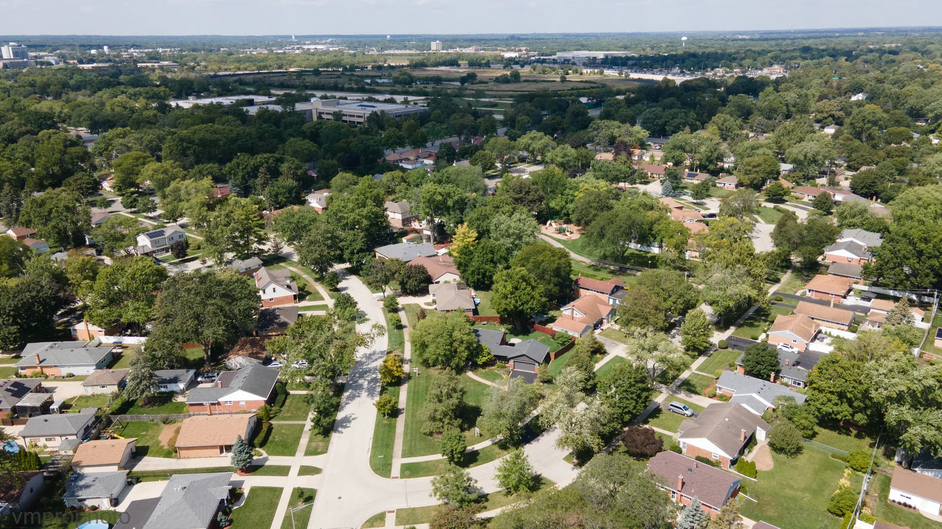 1418 W Saint James Place IL