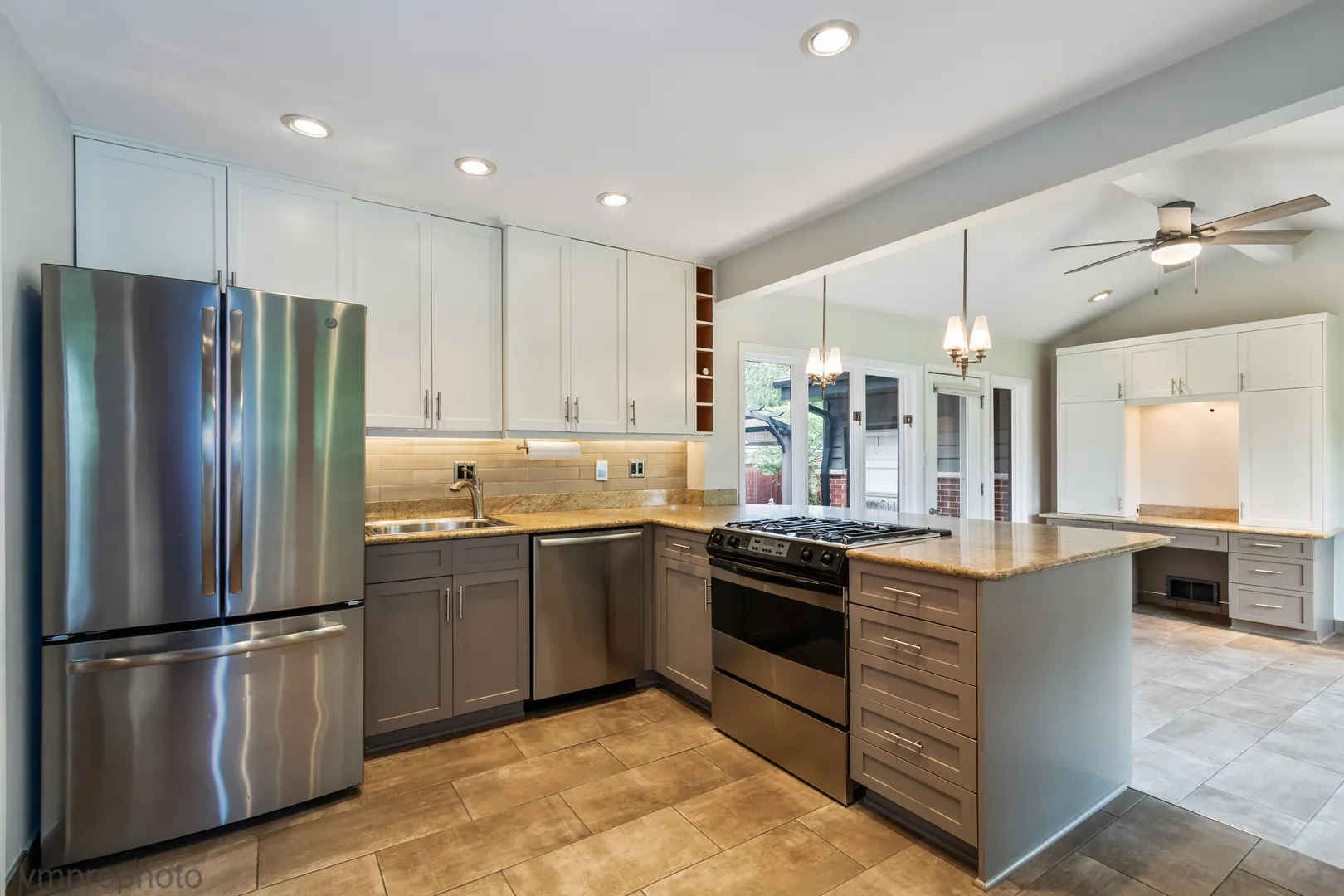 1418 W Saint James Place IL