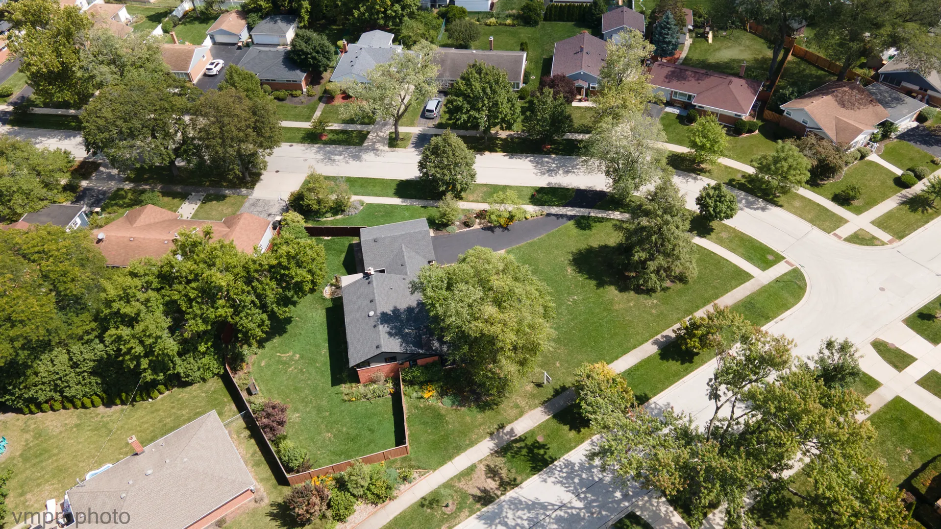 1418 W Saint James Place IL