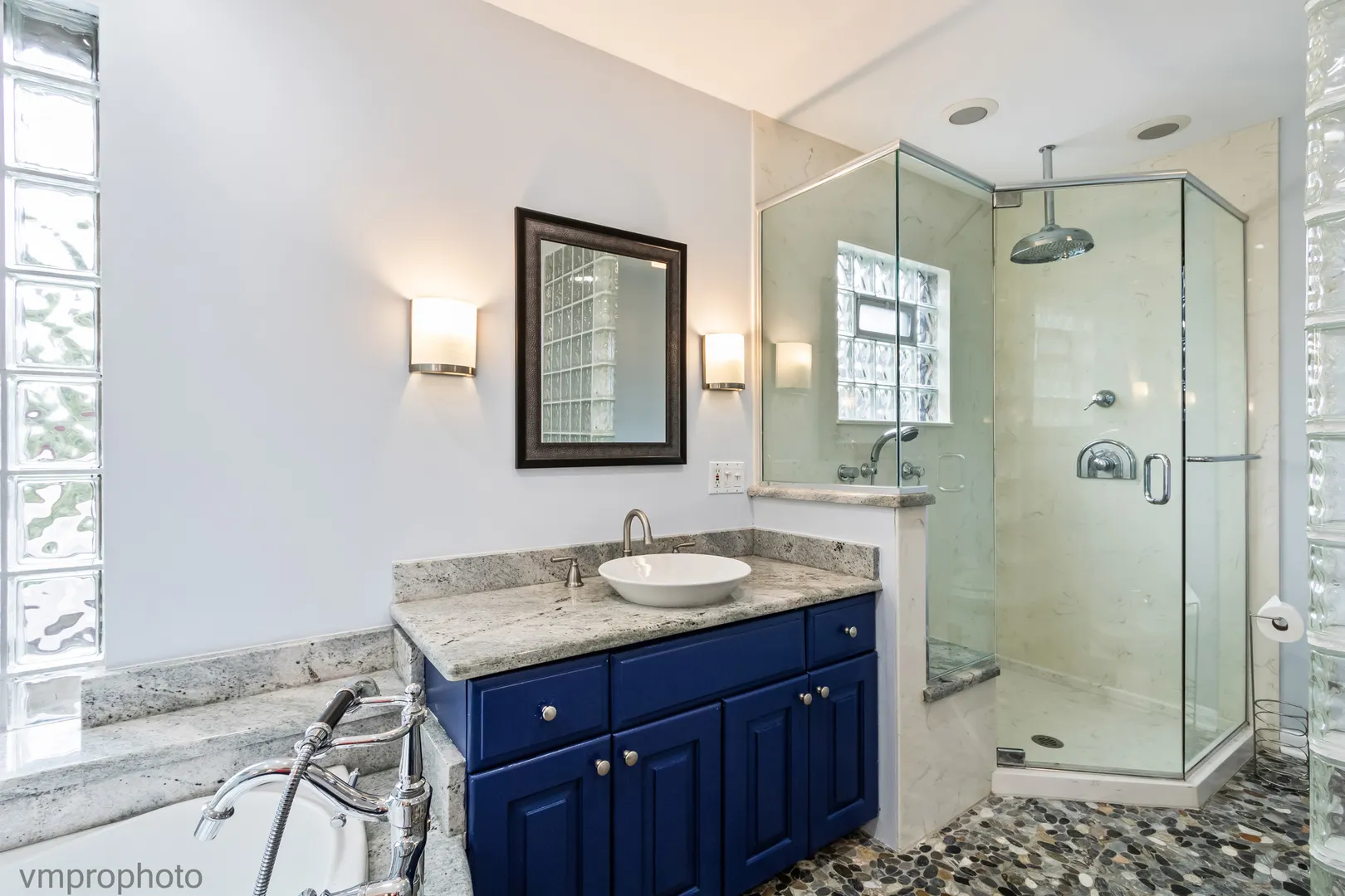 1418 W Saint James Place IL