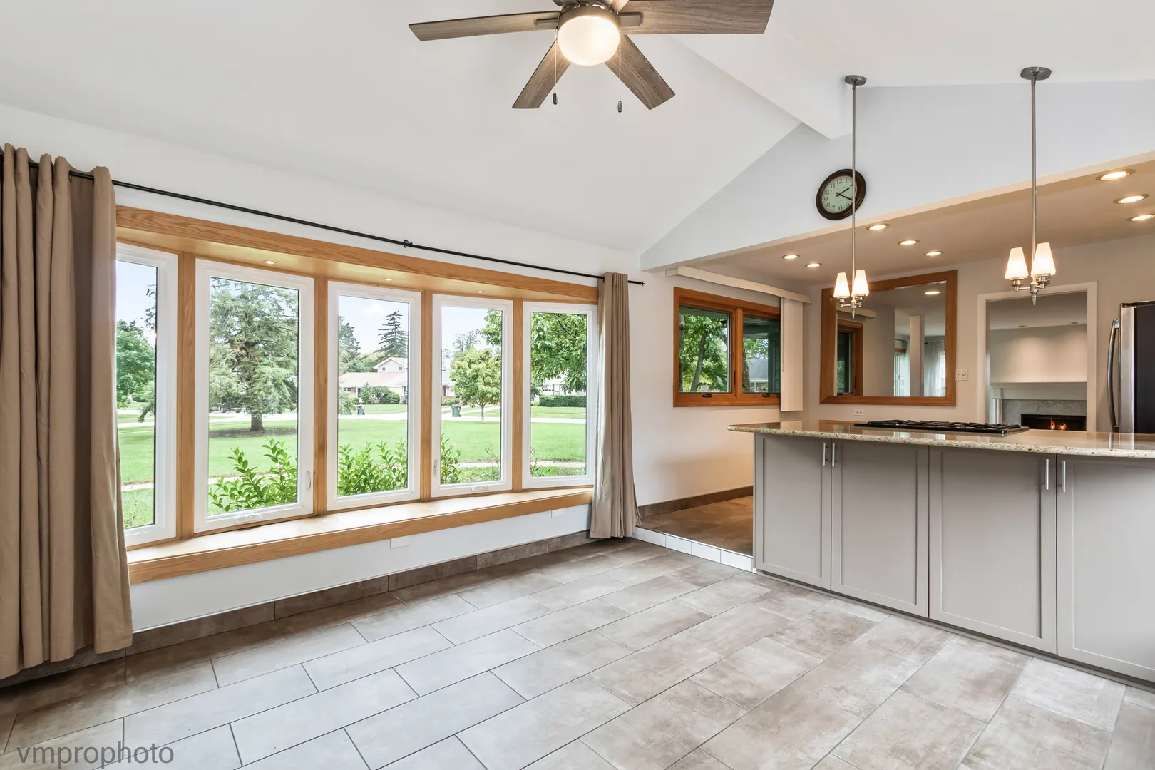 1418 W Saint James Place IL