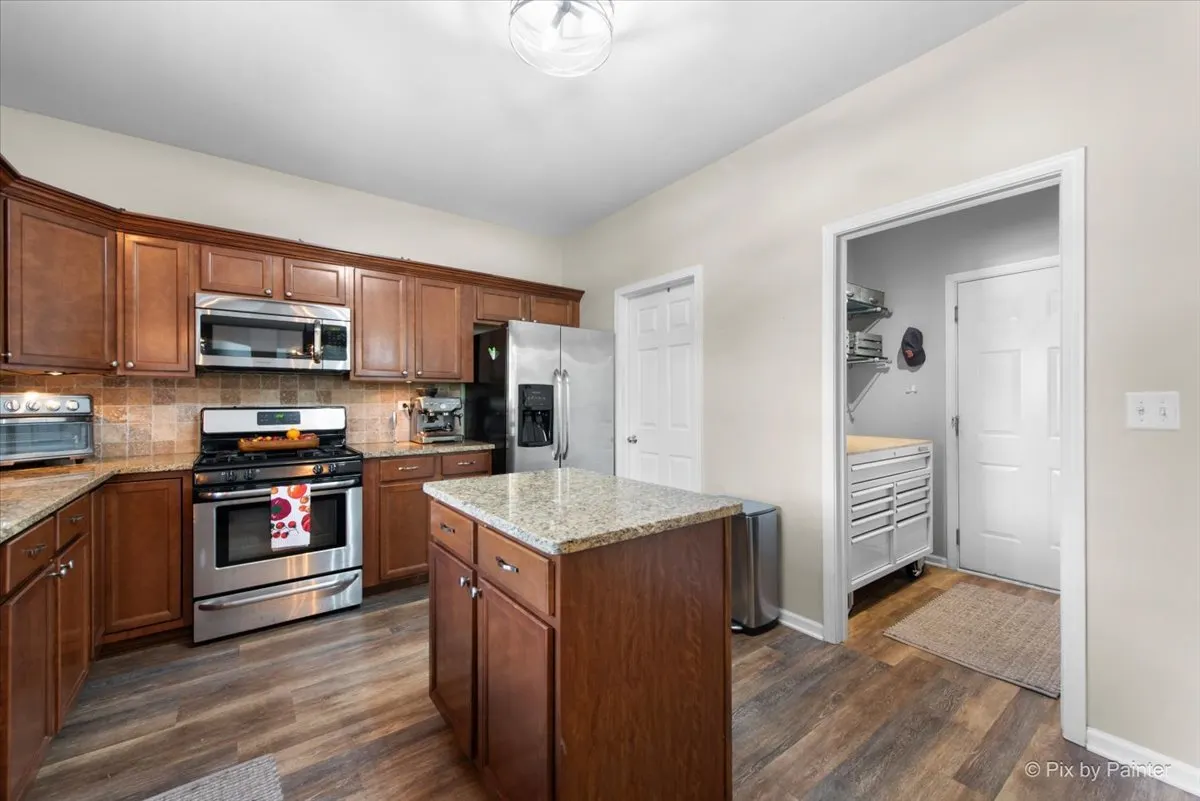 413 Messenger Circle IL