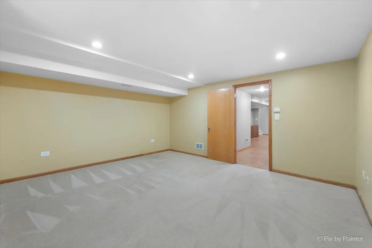 413 Messenger Circle IL