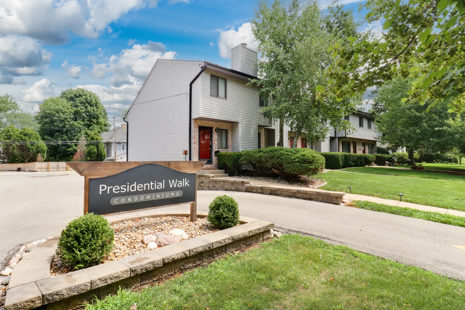 1110 E Jefferson Street 19 IL