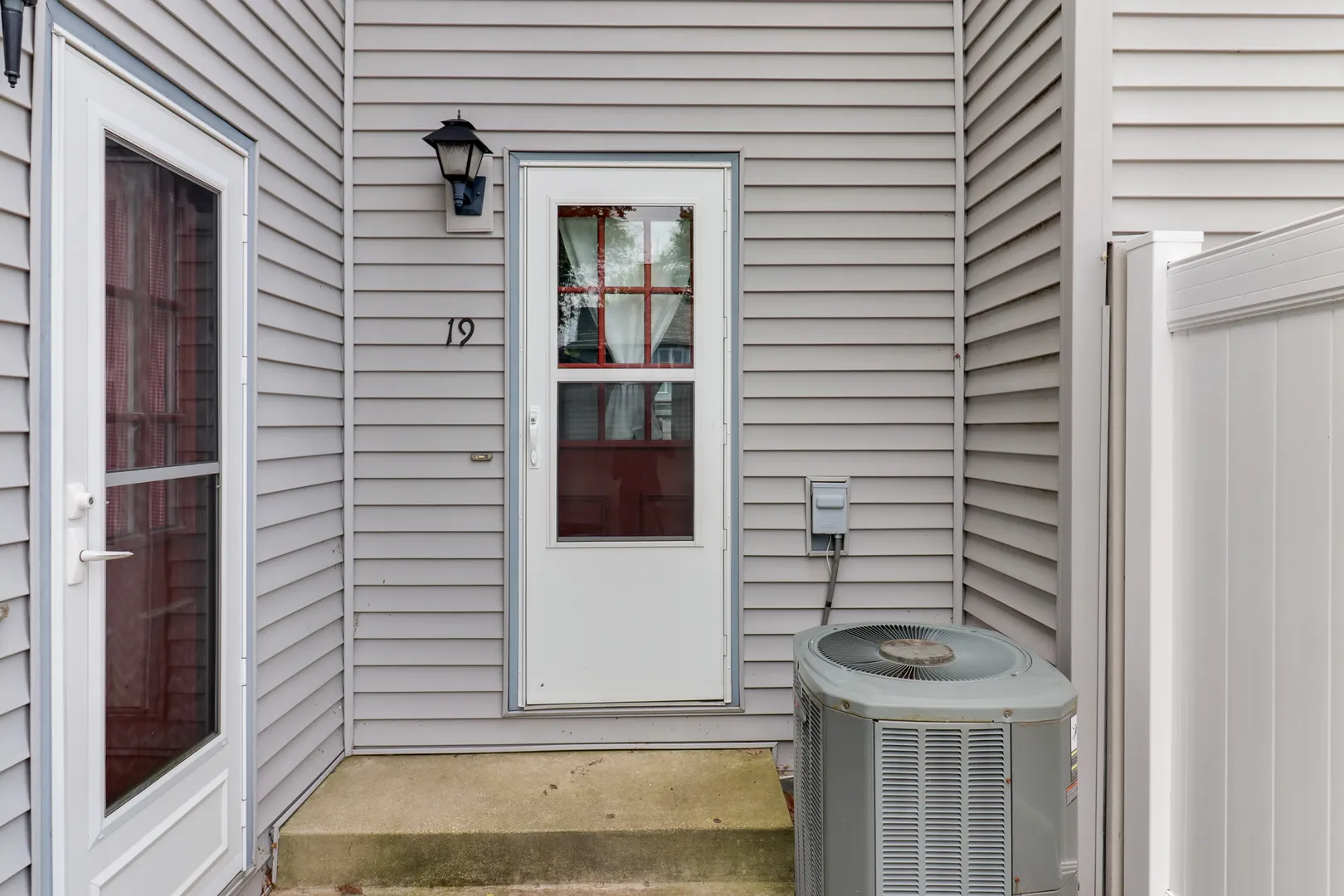 1110 E Jefferson Street 19 IL