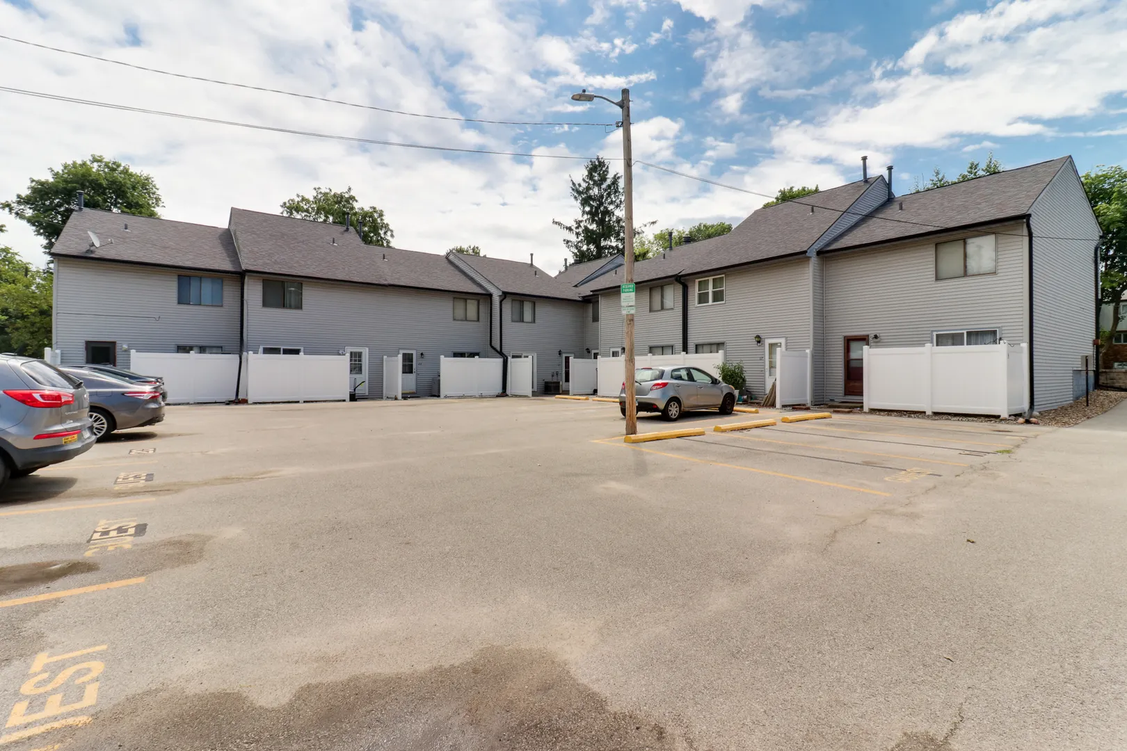 1110 E Jefferson Street 19 IL