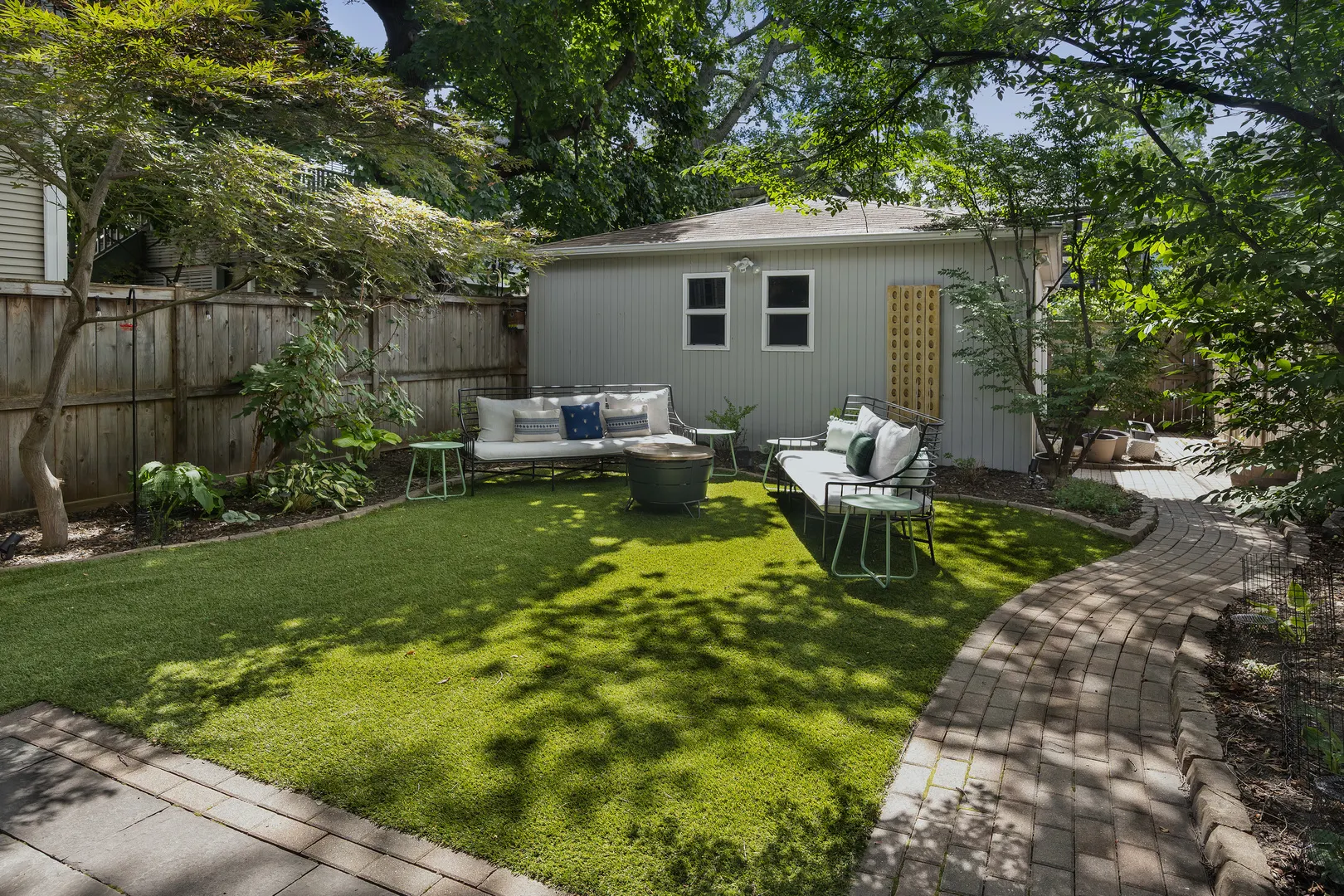 1441 W Cullom Avenue IL