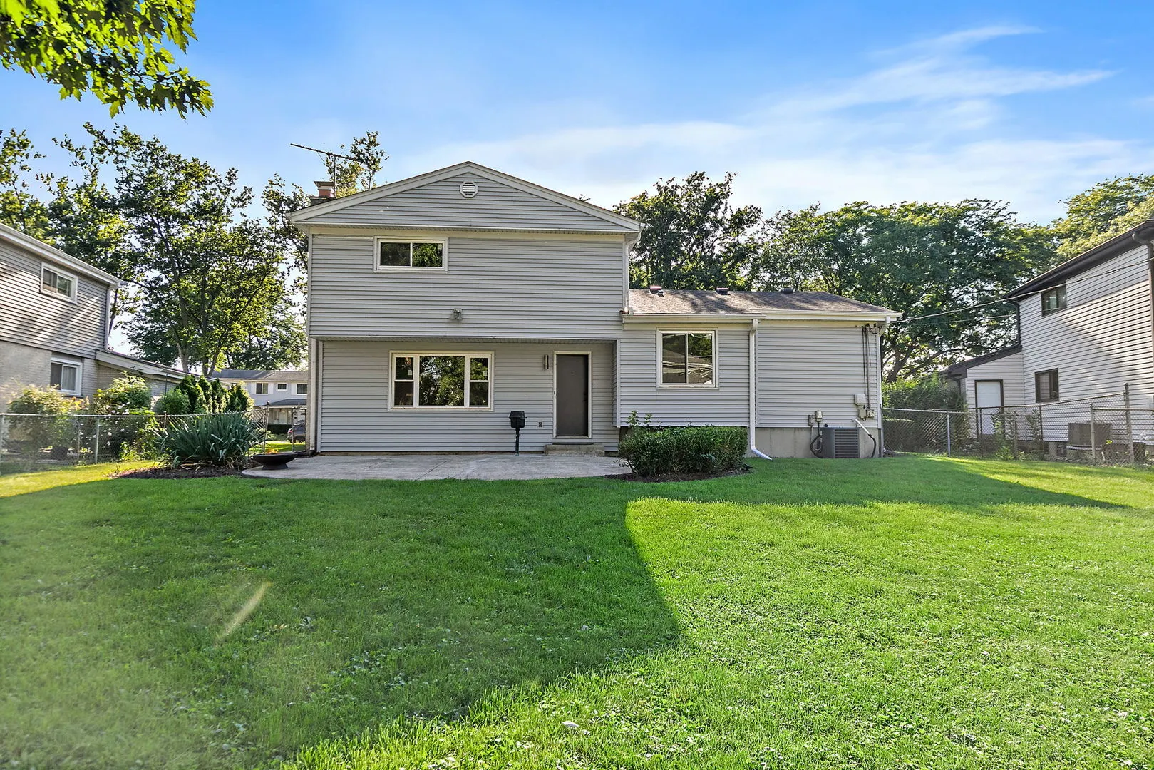 1810 E Boulder Drive IL
