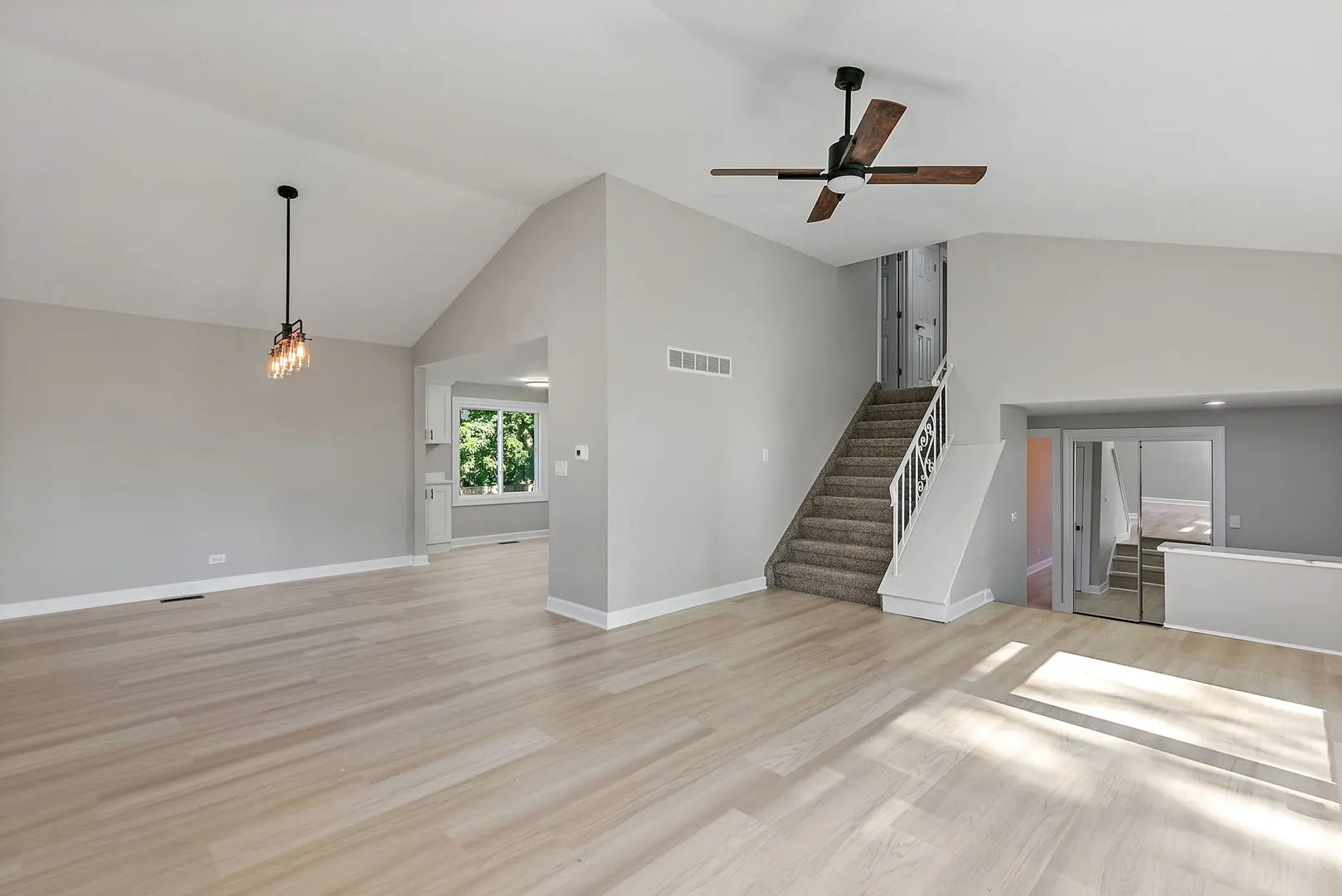 1810 E Boulder Drive IL