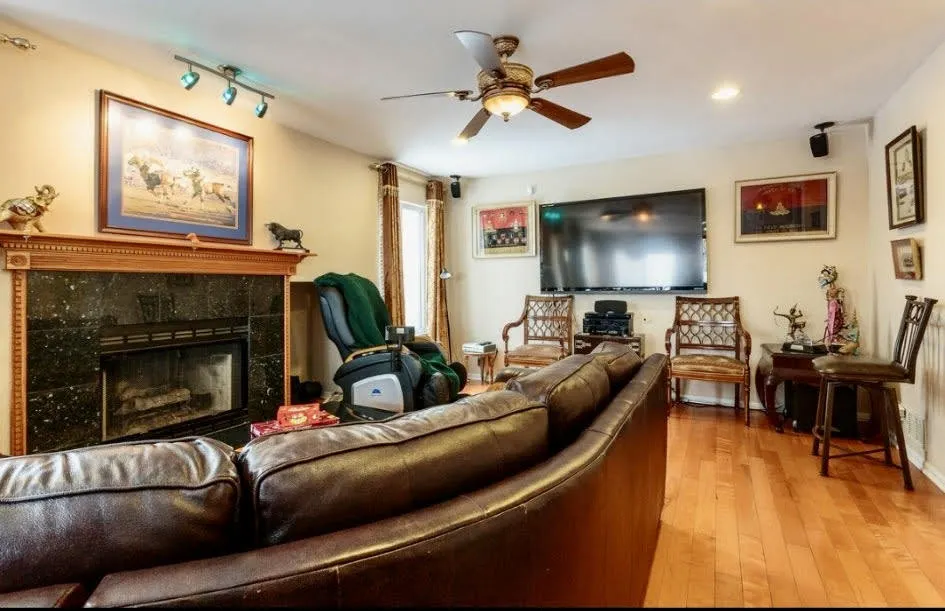 671 Wintergreen Circle IL