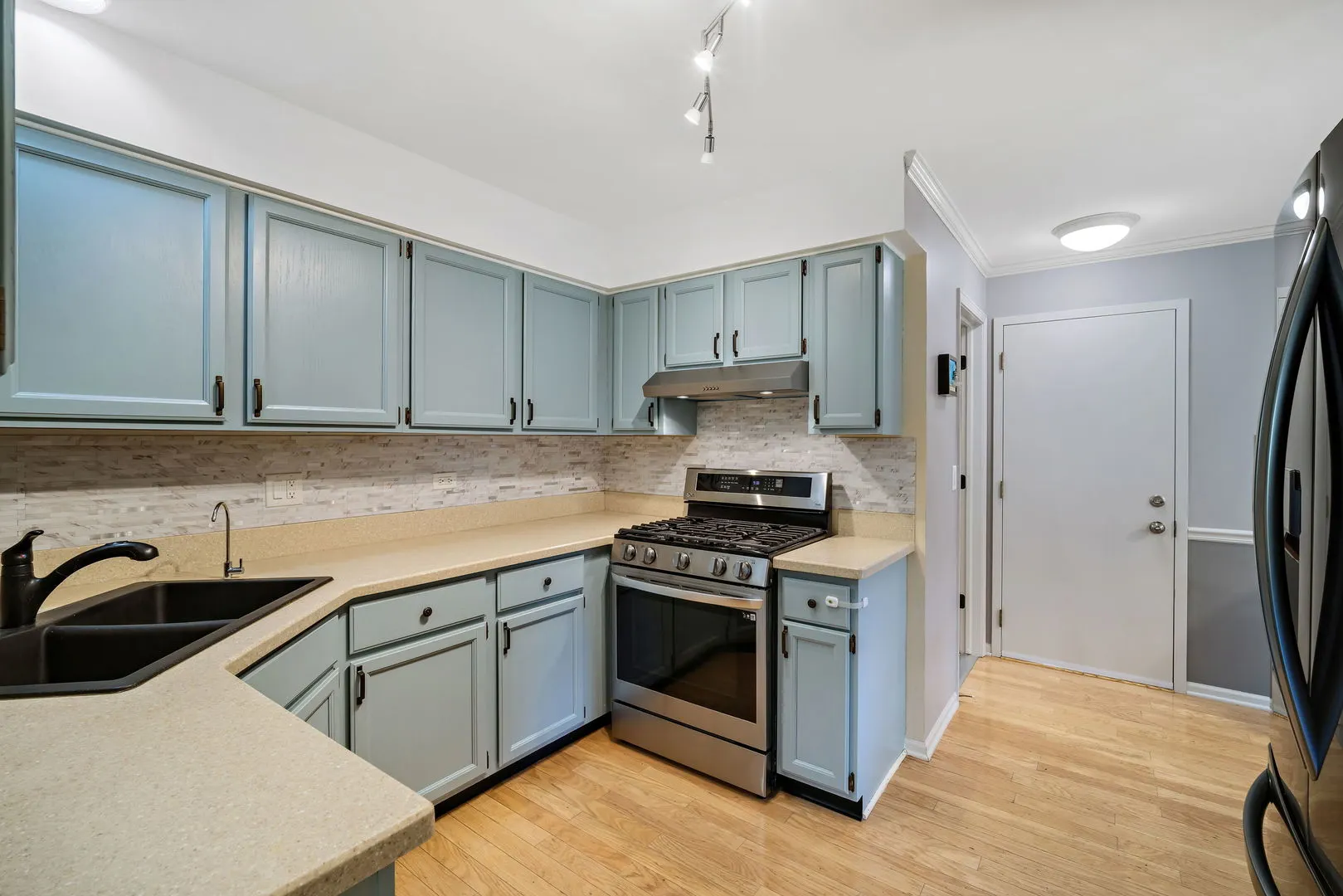 2462 E Towne Boulevard IL