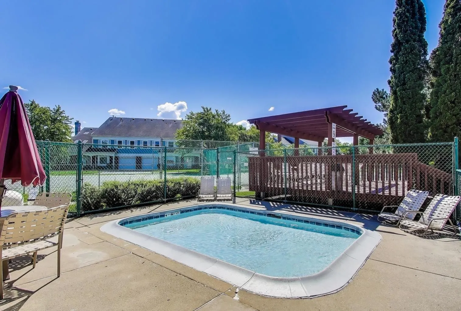 2462 E Towne Boulevard IL