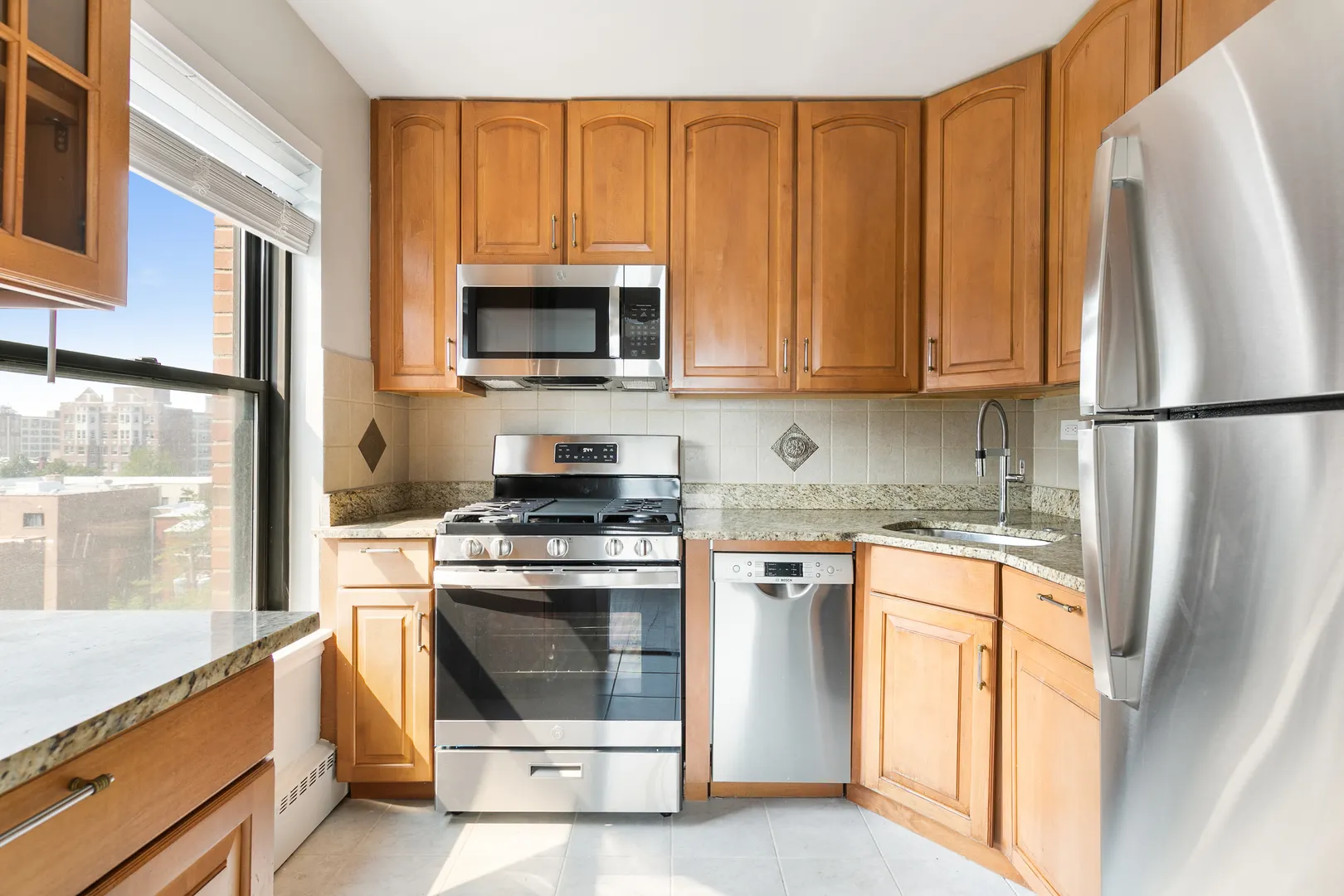 5858 N SHERIDAN Road 702 IL