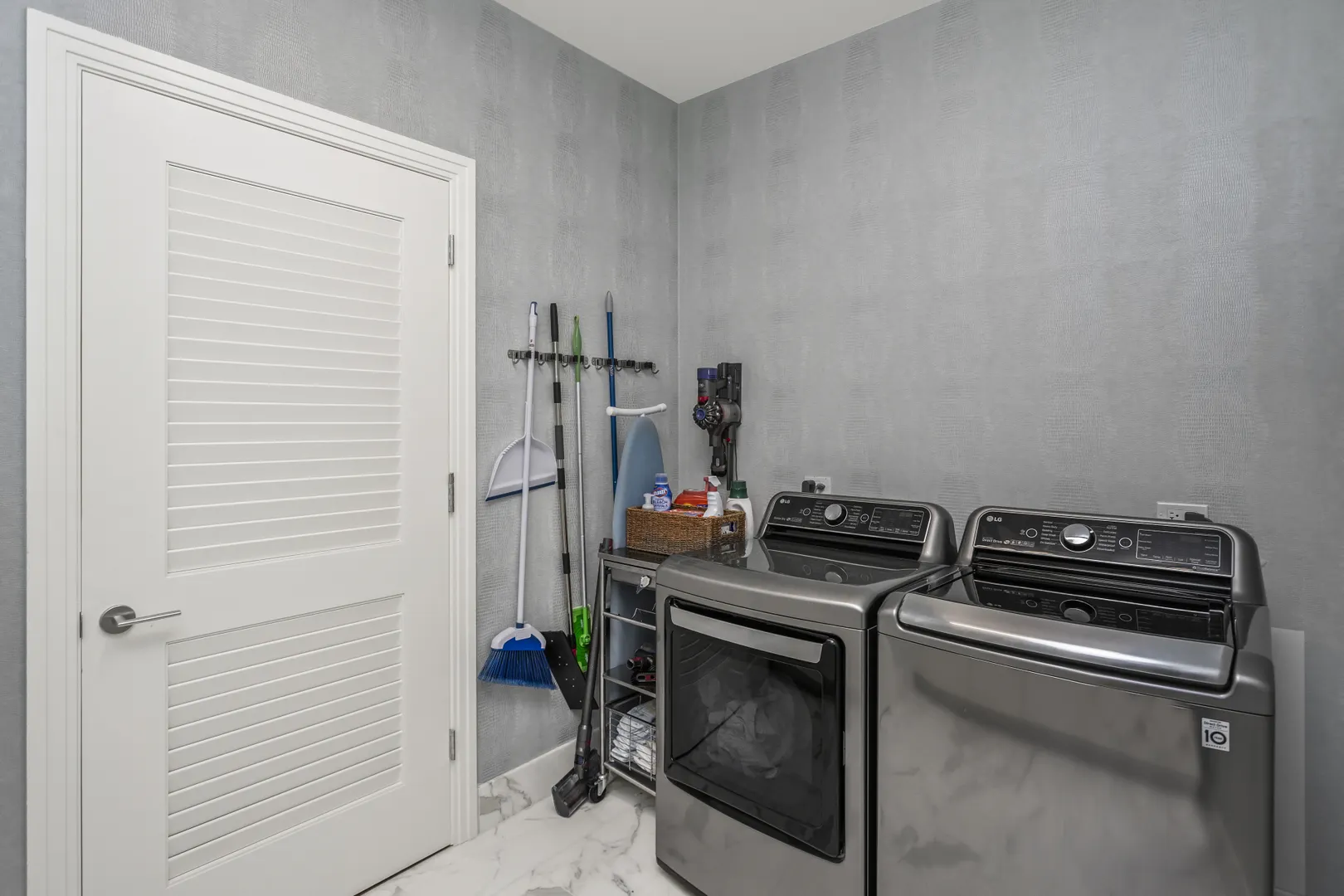 363 E Wacker Drive 2503 IL