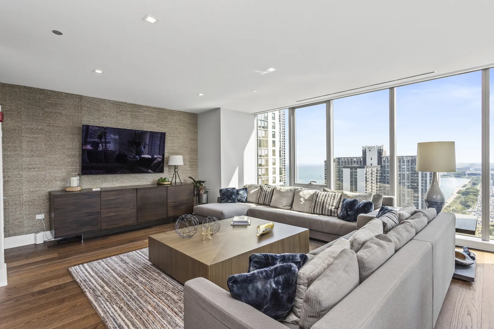 363 E Wacker Drive 2503 IL