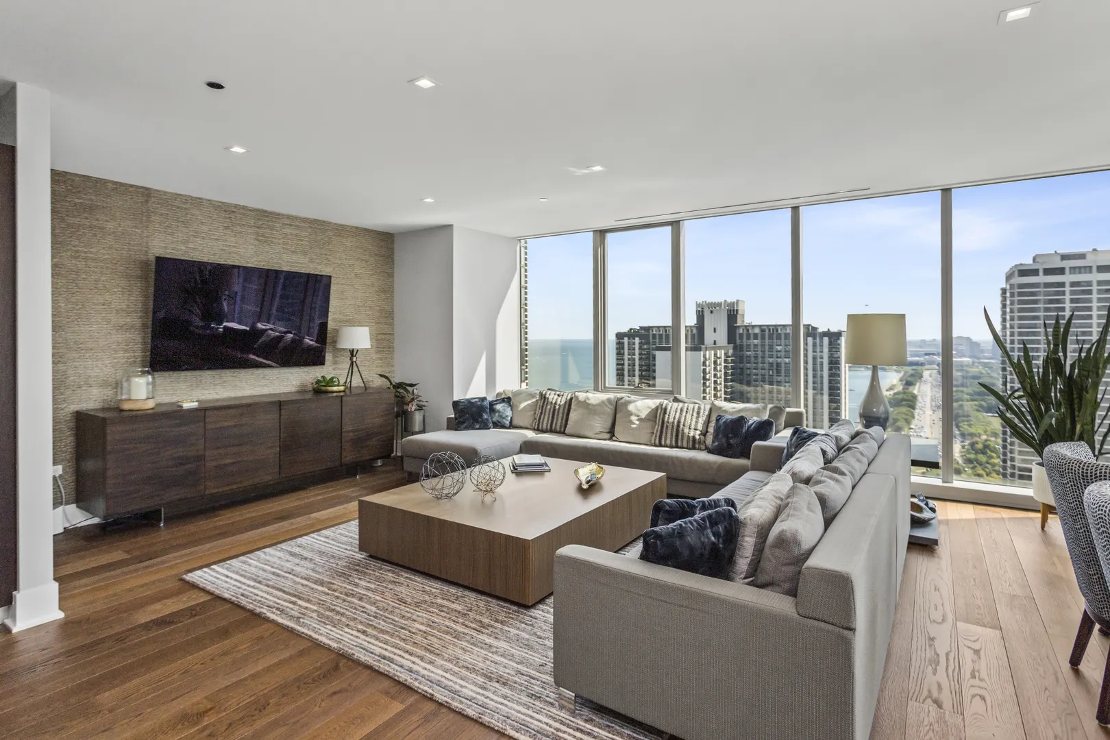363 E Wacker Drive 2503 IL