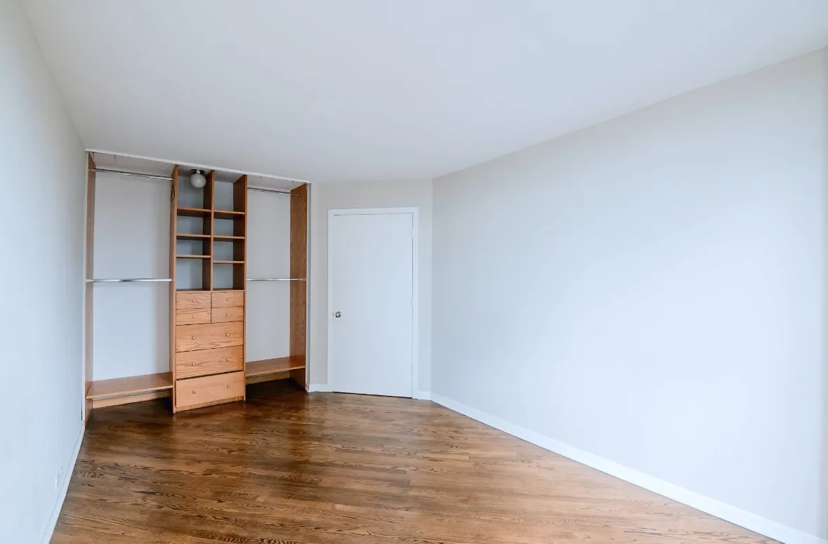 2020 N Lincoln Park West 18J IL