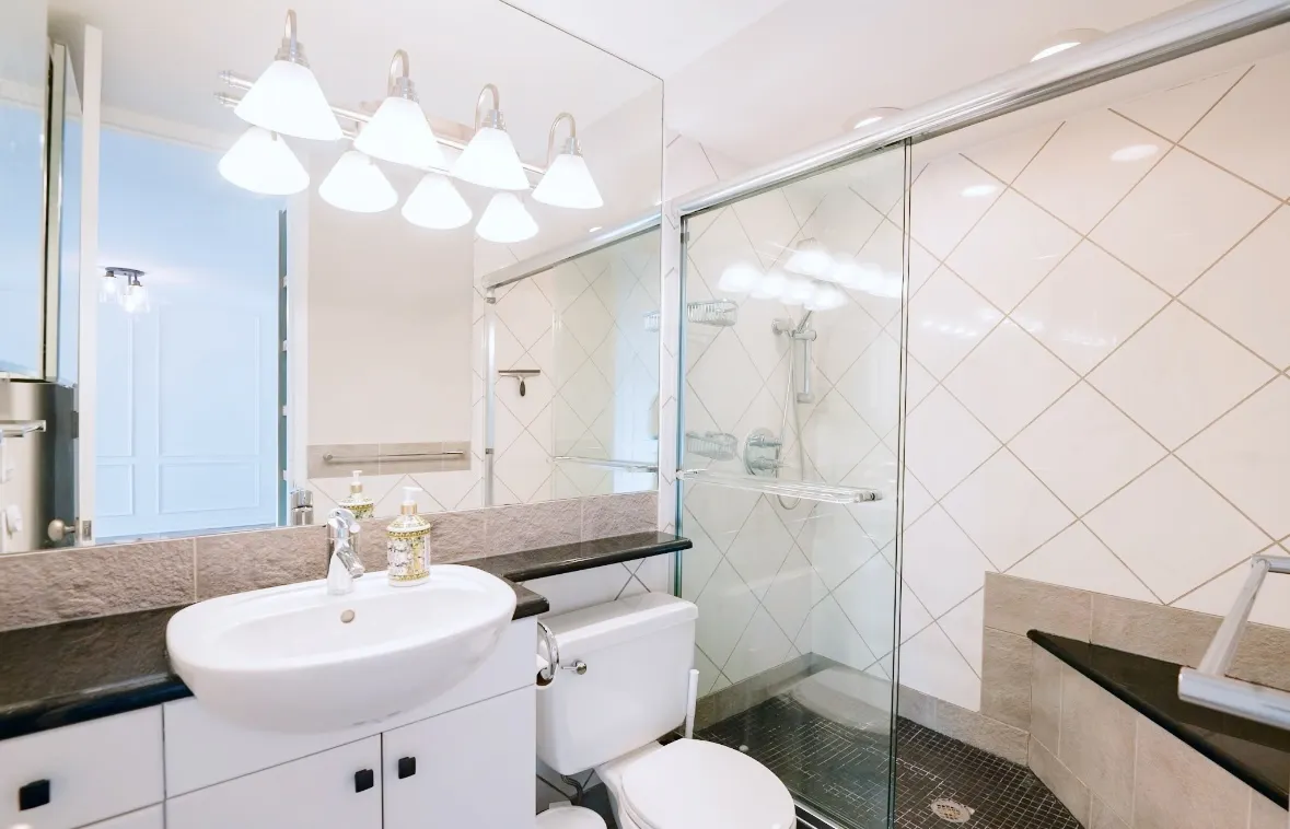 2020 N Lincoln Park West 18J IL