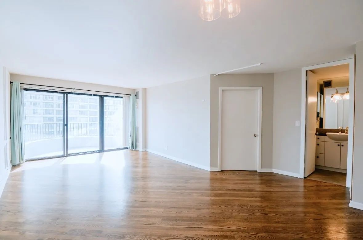 2020 N Lincoln Park West 18J IL