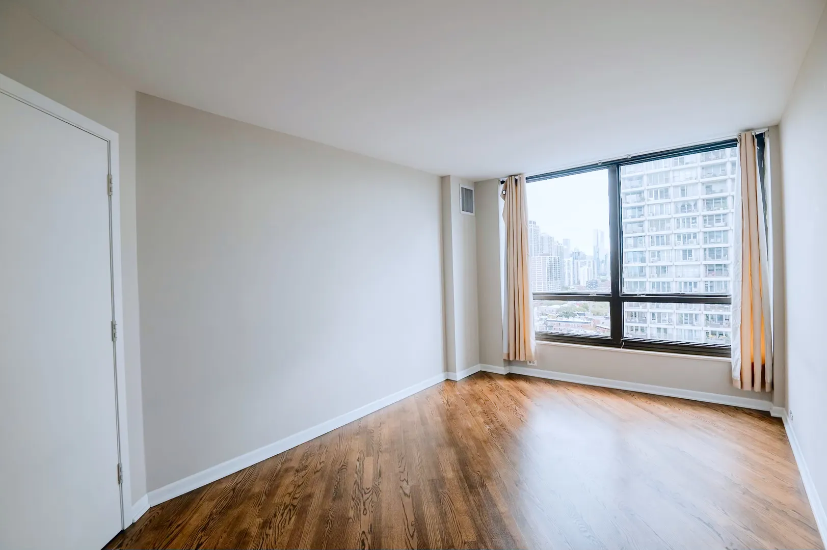 2020 N Lincoln Park West 18J IL