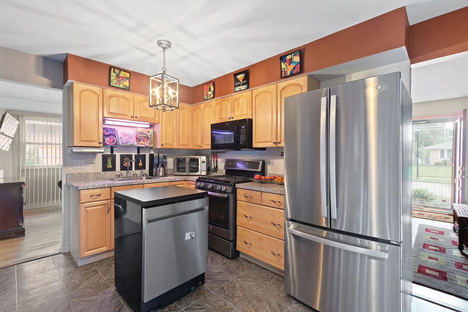 2176 N Westmoreland Drive IL