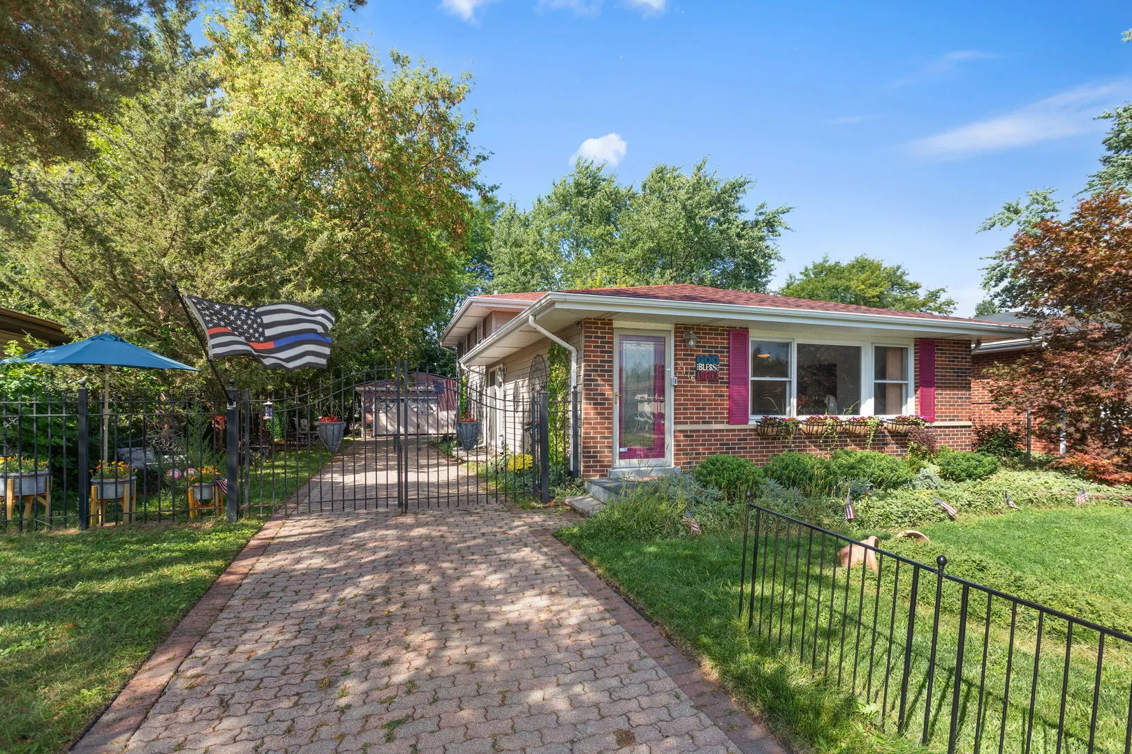 2176 N Westmoreland Drive IL
