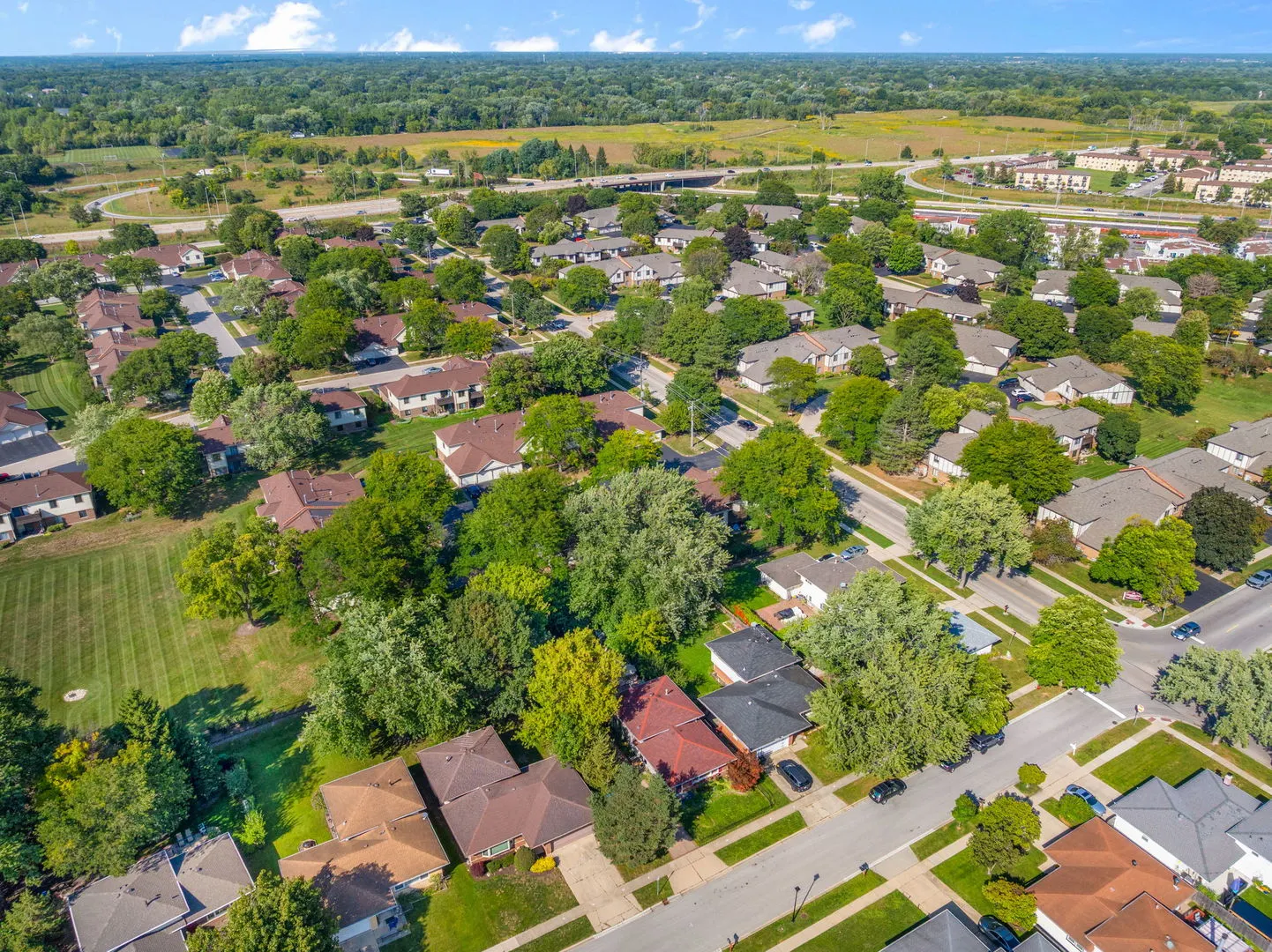 2176 N Westmoreland Drive IL