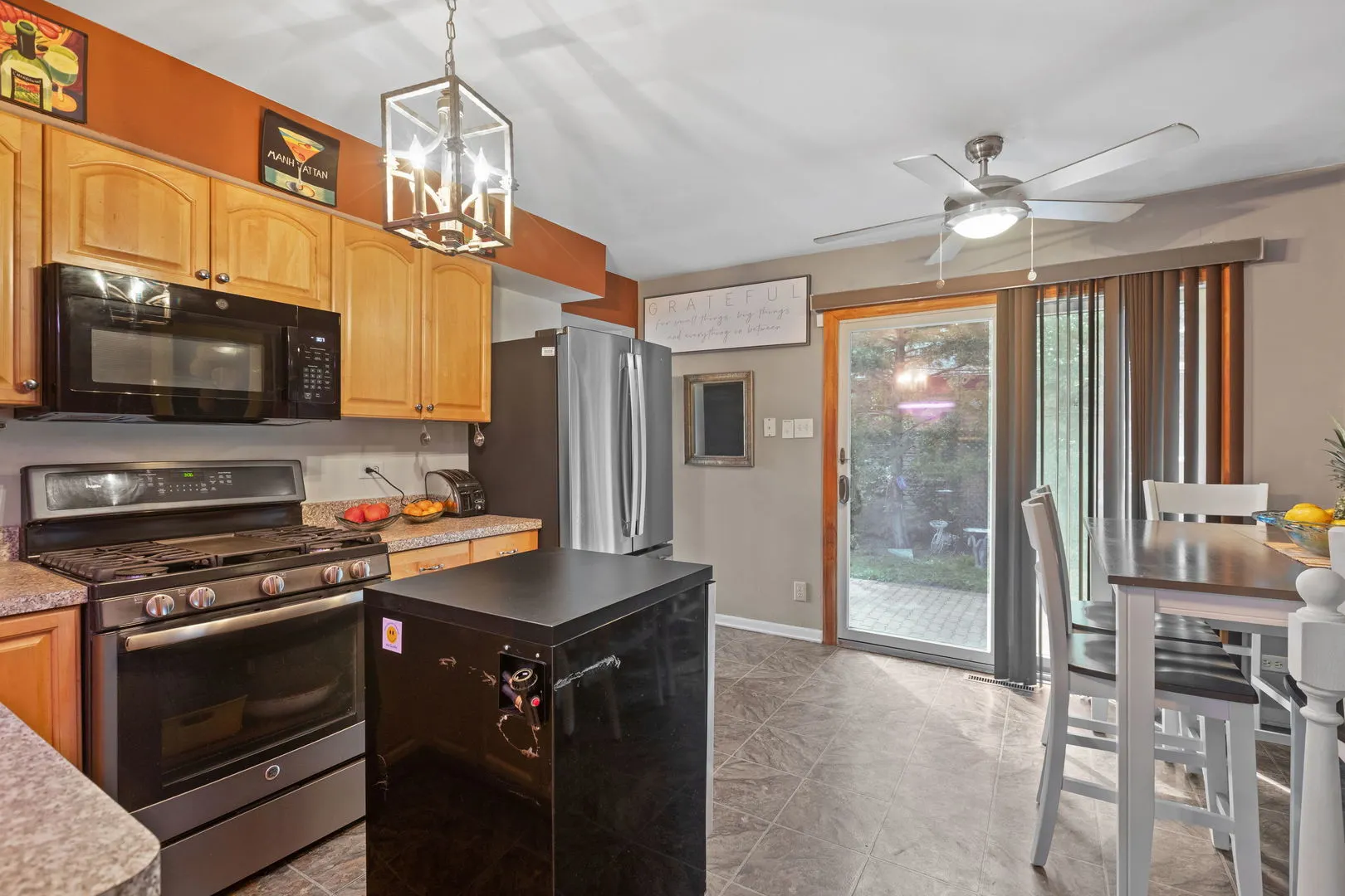 2176 N Westmoreland Drive IL