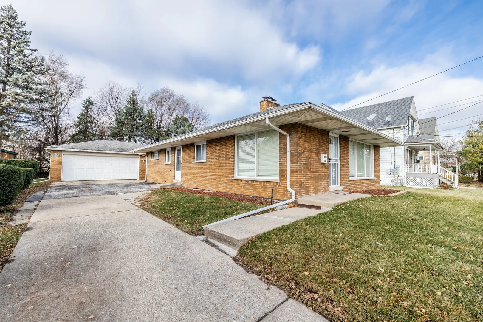 214 N Hunter Street IL