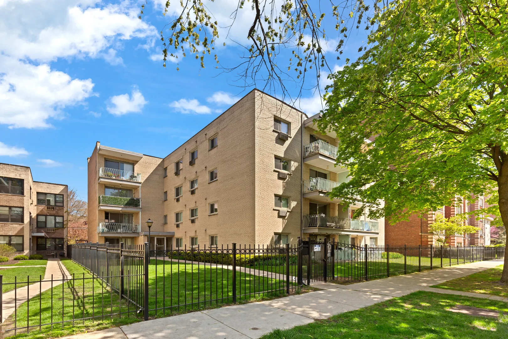 1640 W Sherwin Avenue 4D IL