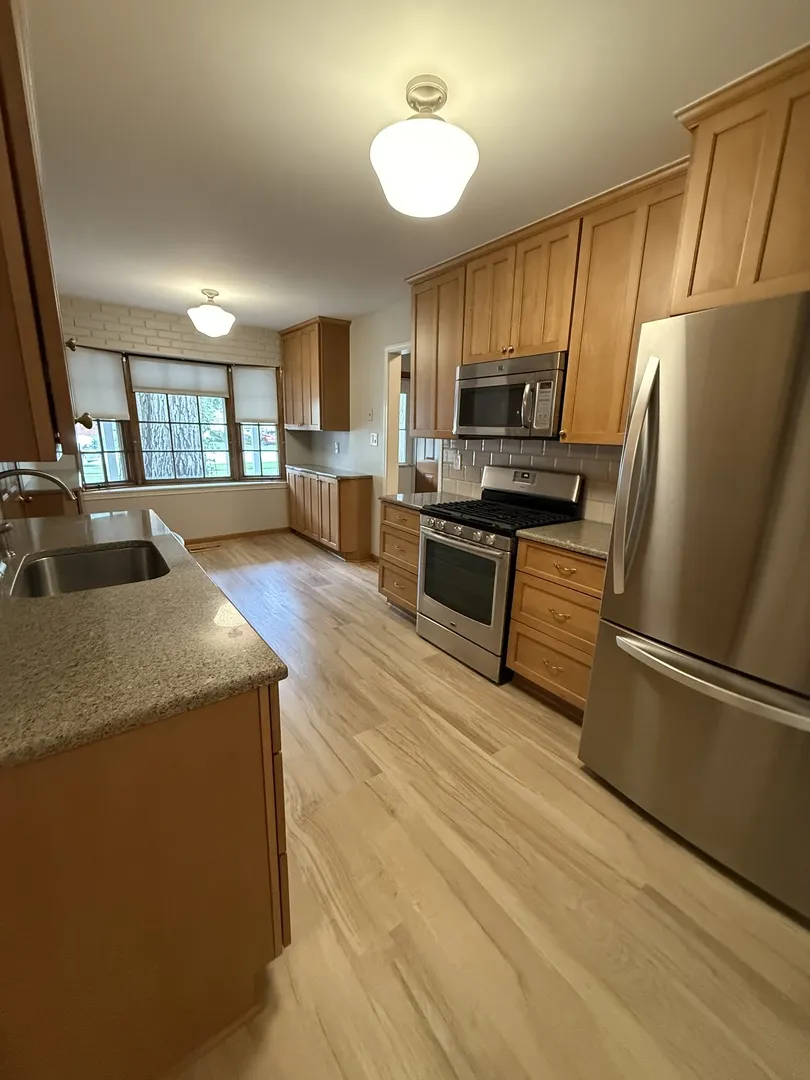 32 Hilltop Drive IL