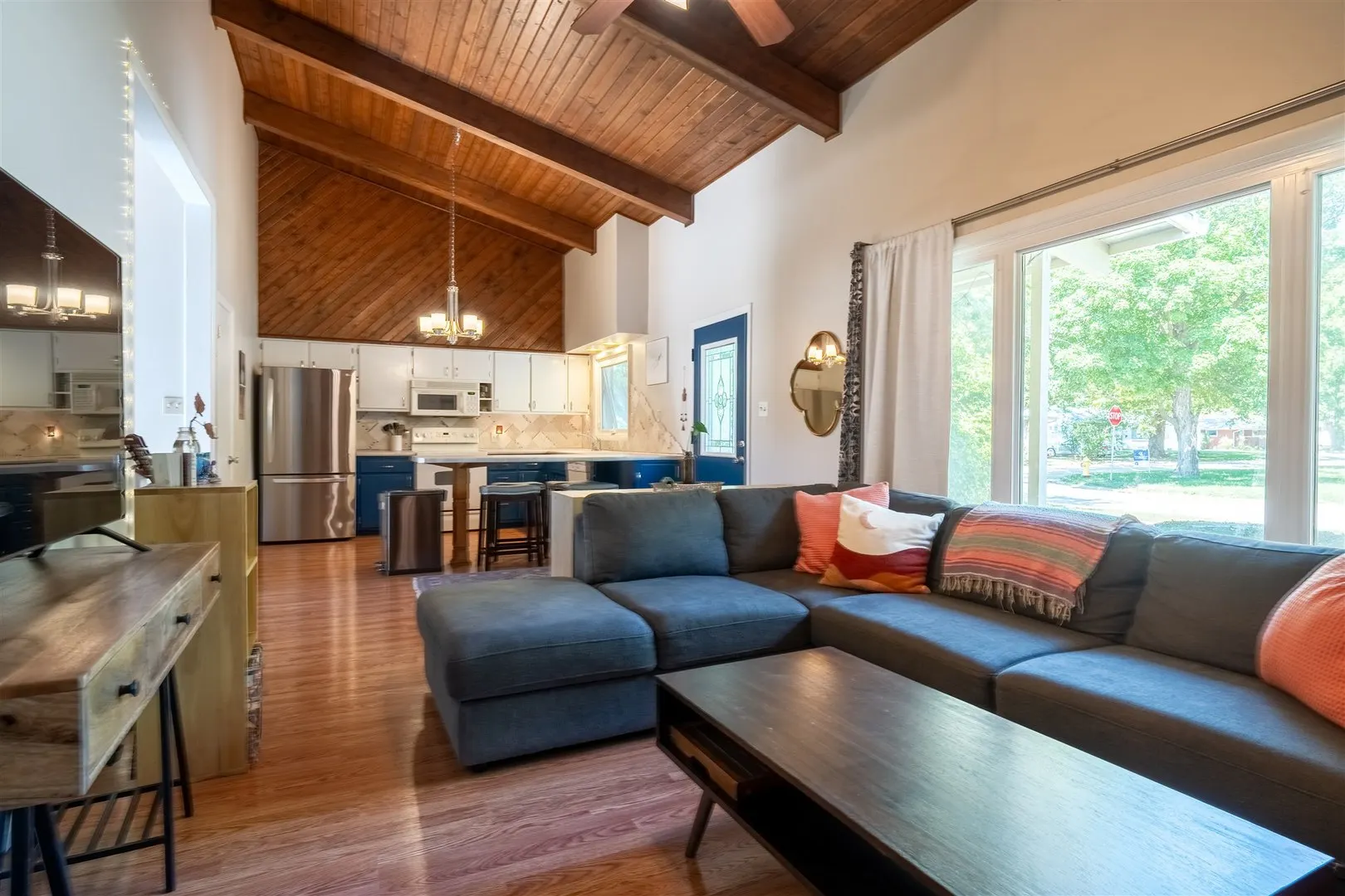 2201 Benjamin Lane 6 IL