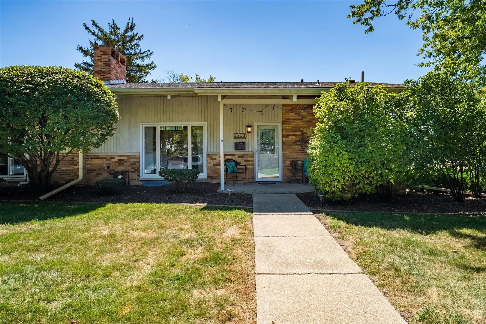 2201 Benjamin Lane 6 IL