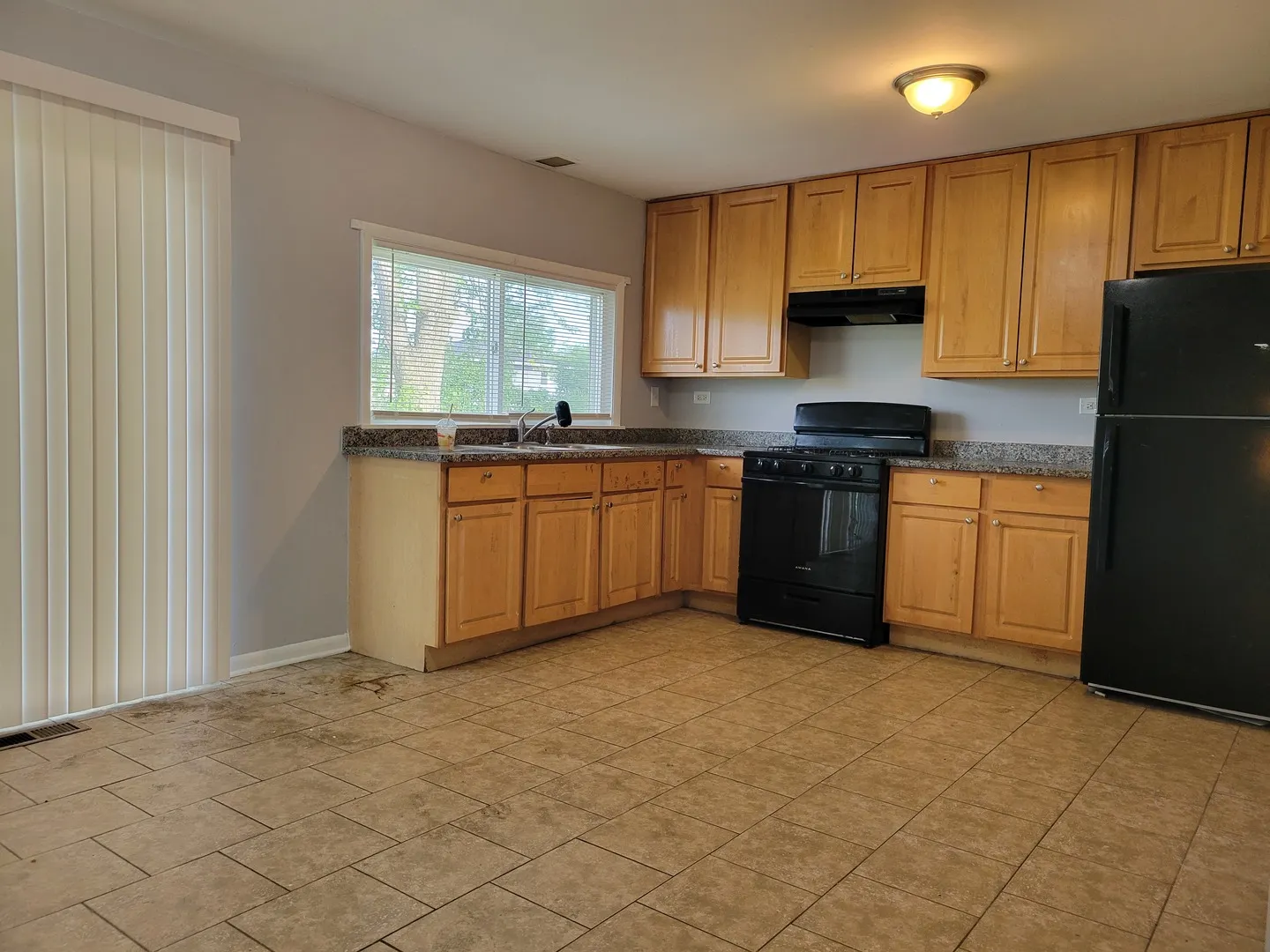 906 Blackhawk Drive IL