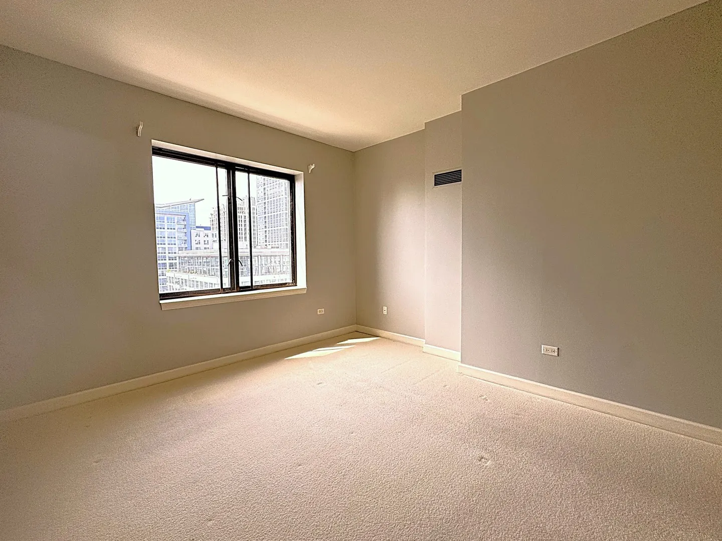 1322 S PRAIRIE Avenue 1705 IL