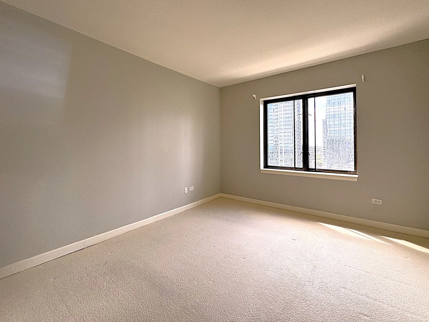 1322 S PRAIRIE Avenue 1705 IL