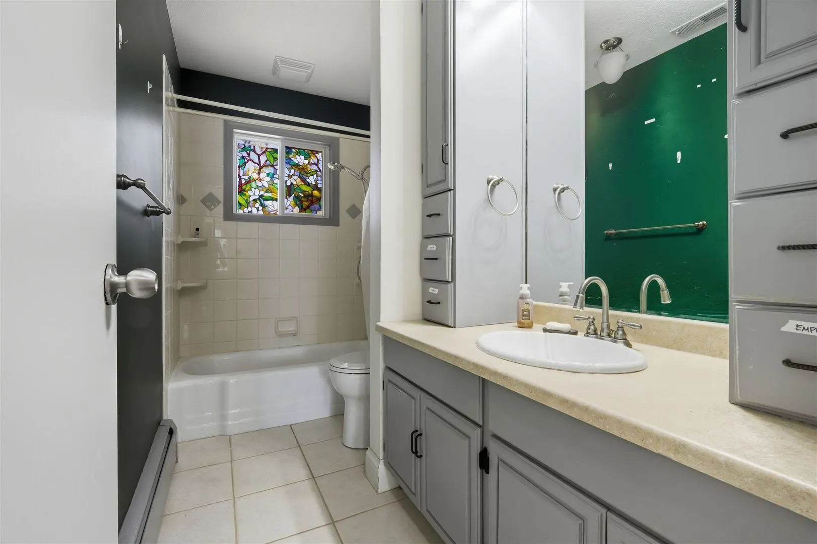 402 Bradley Lane IL