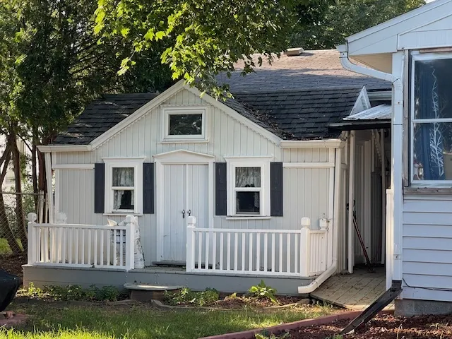 402 Bradley Lane IL