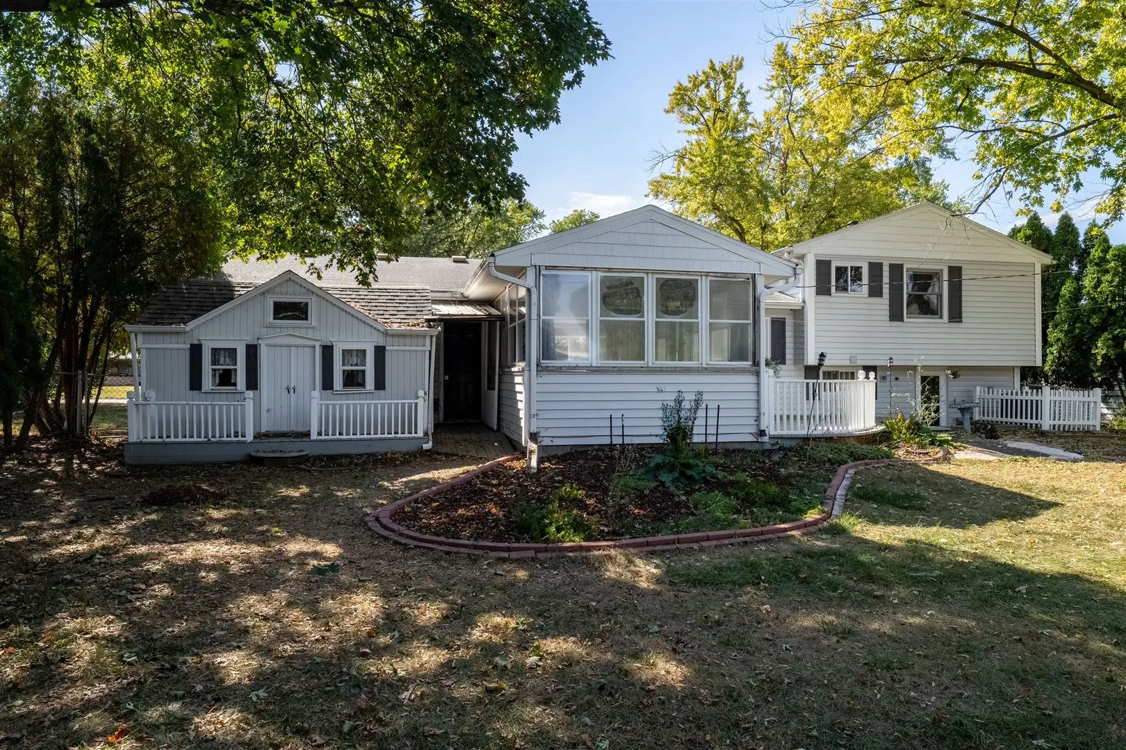 402 Bradley Lane IL